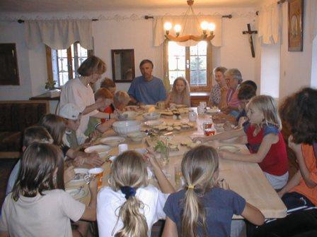 Kindermittag.jpg Kindermittag.jpg